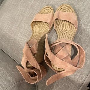 Splendid ankle wrap light pink suede wedges